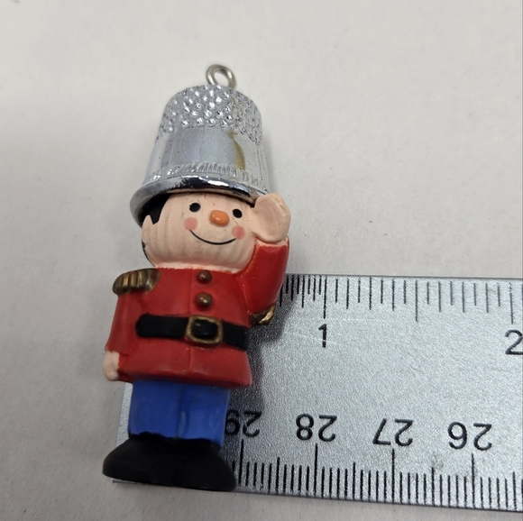 Hallmark 1979 Ornament "A Christmas Salute" Tree Trimmer Holiday Collection - Picture 10 of 10